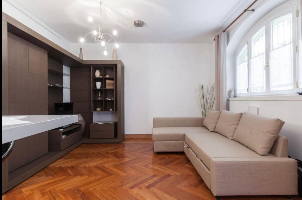 Tricolore - Sottocorno Charme Loft Apartment